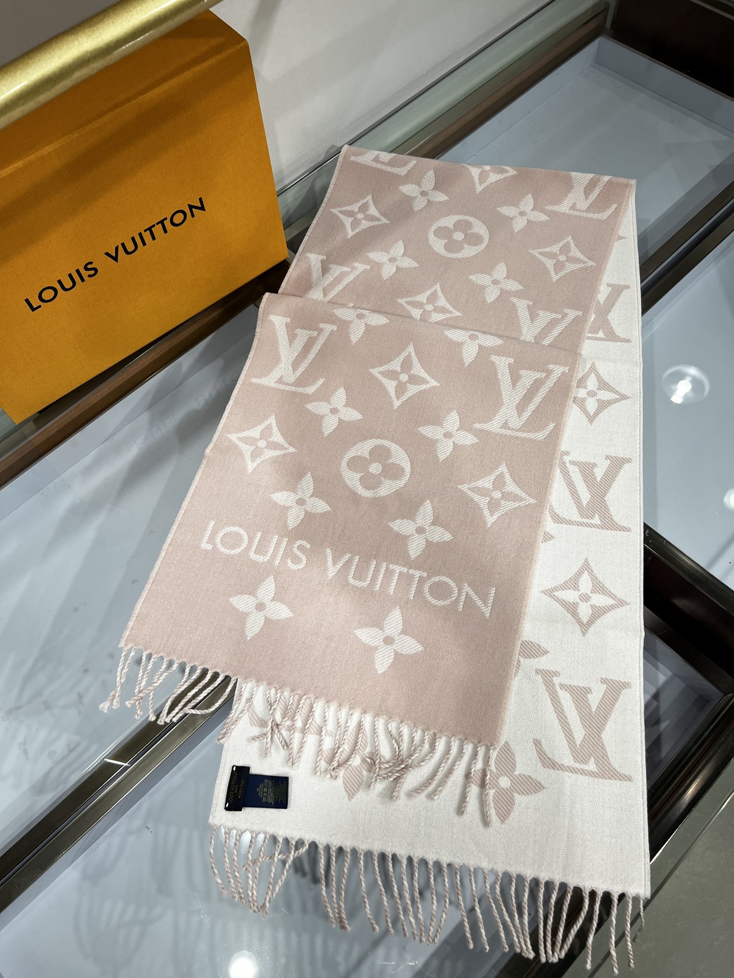 LV Simply Scarves